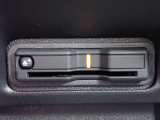 ■【ETC車載器】が装備されています。セットアップをしてお渡しとなり、ETCカードを差し込むだけで高速道路の利用が可能です。