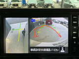 画像の左側は運転席から見ることのできないフロント左側を映している画像です、狭い道や幅寄せ時に便利です。