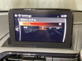 後方左右の死角に入ってしまった車両をセンサーが感知しドライバーにお知らせしてくれるブラインドスポットモニタリングシステム。高速の合流などでも安心できます。