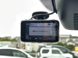 【ドライブレコーダー】映像・音声などの運転中の記録を残します。事故などを起こした起こされた時の証拠になりえますので、もしも時でも安心ですね。