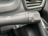 トンネル進入時や暗くなれば自動点灯するオートライトです。