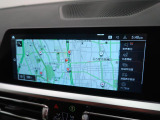 【純正ナビゲーション】BMWのナビゲーションは操作性も良く、詳細な地図情報と交通状況を見やすく表示し、快適なドライビングをサポートしながら目的地までナビゲートします