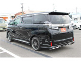 大好評のボディコーティング「ハイモースv コート」もご納車までに施工可能。雨染みや線傷など中古車だからと諦めていませんか?ピカピカの状態でお乗り出しいただけます。
