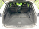 【パワーバックドア】スマートキーや運転席のボタンを押すだけでリアゲートが自動で開閉します!荷物を持っている時や、高い位置にあるバックドアを閉める際に便利な機能です♪