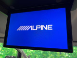 【フリップダウンモニター】大画面モニターで後席でもエンタメをお楽しみいただけます。小さなお子様にも大人気の装備です♪