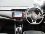 キックスの運転席廻りになります。