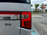 各種カスタムも承っております。エアロ、社外アルミホイール、シートカバー、車高調、ダウンサス等カスタムのことも新車王国にお任せ下さい。
