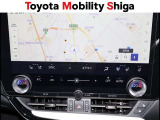 左右独立で温度調節ができるオートエアコンを装着しておりますのでドライブも快適に楽しめます!