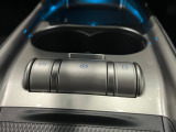 ●オートホールド:高級車に多く装備されている、電動パーキングブレーキです。信号待ちの際でもブレーキを踏み続けておく必要がなくなります!
