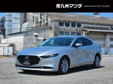 中古車専門再生工場にて熟練専任スタッフが丁寧に清掃、仕上げを実施しております。また、お客様に安心してご検討いただける様、公取協が定める基準に基づき車両検査を実施し、車両状態評価証を発行しております。