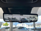 【デジタルインナーミラー】後席の大きな荷物や同乗者で後方が確認しづらい時でも安心!カメラが撮影した車両後方の映像をルームミラー内に表示。クリアな視界で状況の確認が可能です!