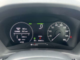 右側はアナログ式のスピードメーターに、中心部はデジタルなスピード計、左側はデジタルでお客様に合った情報のご提供ができるため、お客様の好みに合わせた設定が可能です!