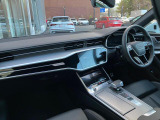 指定工場で車検までご対応可能。6ベイを完備したサービス工場を併設し、快適なAudiライフをサポートします。詳しくは0078-6002-900146中古車スタッフまで