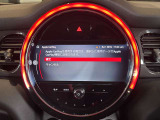 アップルカープレイ装備!!Bluetooth機能も付いておりますので、音楽再生も楽々です♪