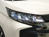 LEDヘッドライトです。デザイン性がよくとても明るいので、夜間の走行や悪天候でも安心です。しかも長寿命!
