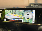 【パノラミックビューモニター】専用のカメラにより、上から見下ろしたような視点で360度クルマの周囲を確認することができます☆死角部分も確認しやすく、狭い場所での切り返しや駐車もスムーズに行えます。