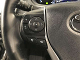 【ステアリングスイッチ】運転中に視線を前に向けたまま操作できます。