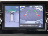 車を真上から見下ろしているかのように周囲の状況を把握して安心して駐車が行えるアラウンドビューモニターが付いています