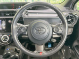 【純正革巻きステアリング】上質な革を使用することで、手にしっかり馴染みとても運転しやすいハンドルです♪