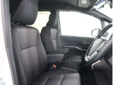 【フロントシート】運転しやすいドライバーズコックピット!ドライブが楽しくなります。