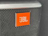 【JBLサウンドシステム】高度なチューニング能力が搭載されており、高音質な音楽をお楽しみいただけます♪
