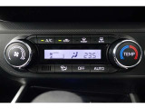★エアコンはオートタイプが装着済みです!オートモードにしておけば、車内温度を設定するだけで風の料や吹き出し口の切り替えを機械が行ってくれます!一年中快適な環境を作れますよ♪