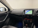 【展示車の状態】展示車は全て、マツダ車のエキスパートが、基本性能に関わる箇所を徹底的に点検。外装や室内に関しても、細部にいたるまで、しっかり清掃・洗浄を実施しています。