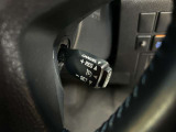 高速道路で便利な【クルーズコントロール】も装着済み。アクセルを離しても一定速度で走行ができる装備です。加速減速もスイッチ操作でOKです。