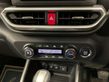 オートエアコン♪お好みの温度に設定するだけで車内を快適空間にしてくれますよ♪