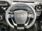 インテリアに合わせたデザインのステアリングは、運転される方のことも考え、運転しやすい形状、大きさです。是非一度、実際に触ってお確かめください。