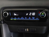 車内を快適に、オートエアコンを装備しています。