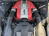 6.5L V型12気筒自然吸気エンジン搭載、800CVを発揮します。(カタログ値)