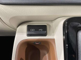 接続用USBポート。