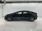 フロントからリヤまで一体感あるスタイリッシュなサイドフォルムです。