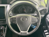 【純正革巻きステアリング】上質な革を使用することで、手にしっかり馴染みとても運転しやすいハンドルです♪