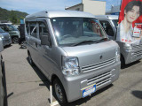 お客様が安心して中古車を購入できるよう、中古車の価格や品質の適正な情報を提供し、近年問題となっております修復暦の偽り・メーター改ざん車の排除に努めています。