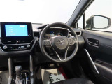 高いホールド性で運転姿勢が安定します。長距離ドライブでも疲れにくいのが魅力です。快適なドライビングライフをお送りください♪