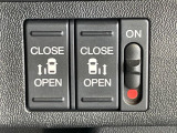 【両側パワースライドドア】スマートキーや運転席のスイッチで後席両側スライドドアの開閉が可能♪電動だから力を入れてドアを開ける必要が無く、小さなお子様でも簡単に開け閉めでき快適です♪