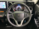 【純正革巻きステアリング】上質な革を使用することで、手にしっかり馴染みとても運転しやすいハンドルです♪