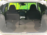 普段のお買い物や通勤、送迎等に十分な荷室スペースを確保しております。セカンドシートを倒すと、大きな荷物の積載も可能です♪