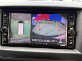 駐停車には便利なアラウンドビューモニター搭載。サイドモニターの切り替えも可能です。