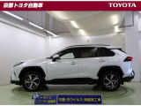 車線はみ出し防止警告【レーンアシスト】、衝突予防および衝突安全システム【PCS】で安心を。障害物や歩行者などを検知、警告してくれる【クリアランスソナー】がトラブルを未然に防ぐサポートをしてくれます。