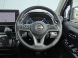 プロパイロットの操作スイッチを装備しています♪♪前車を追従したり減速をしたり運転手の負担を軽減するための装置です。
