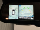 パノラミックビューモニター付きです。車両を上から見たような映像をディスプレイオーディオ画面に表示。運転席からの目視だけでは見にくい、車両周辺の状況をリアルタイムでしっかり確認できます。