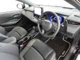 シンプルで使いやすいデザインの運転席です。