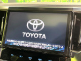 【純正10型ナビ】人気の純正ナビを装備。オーディオ機能も充実しており、Bluetooth接続すればお持ちのスマホやMP3プレイヤーの音楽を再生可能!毎日の運転がさらに楽しくなります!!
