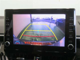 車両後方の映像を映すバックモニター。進路を確認しながら安全に車庫入れできます。