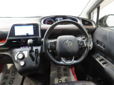 操作しやすい運転席シート回りスイッチ&レバー類