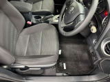 運転席シート足元です。