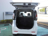 大きく開くリヤハッチ,荷物スペースも確保できます